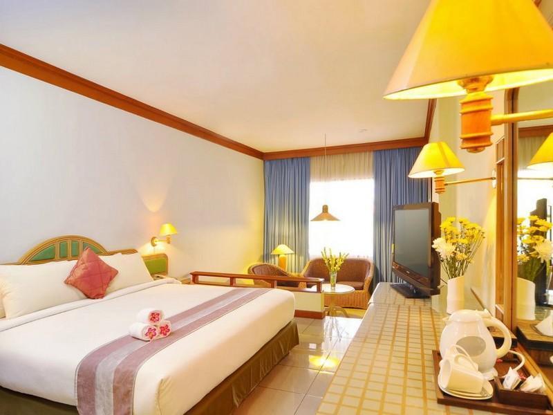 Hotel Cirebon Plaza 치레본 외부 사진